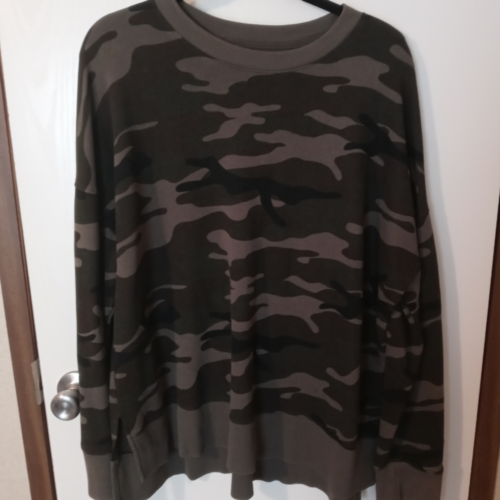 Time and Tru Camo XL